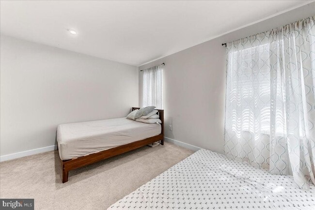 Building Photo - 305 Goodwick Dr