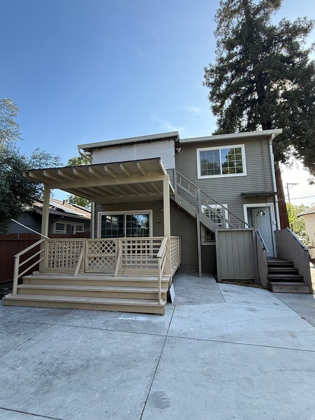 Building Photo - 396 N 17th St