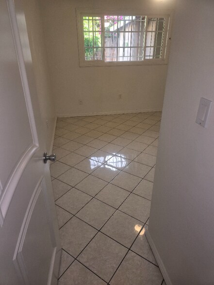 Building Photo - 11194 Magnolia Ave