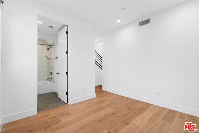 Building Photo - 5943 Pickford St
