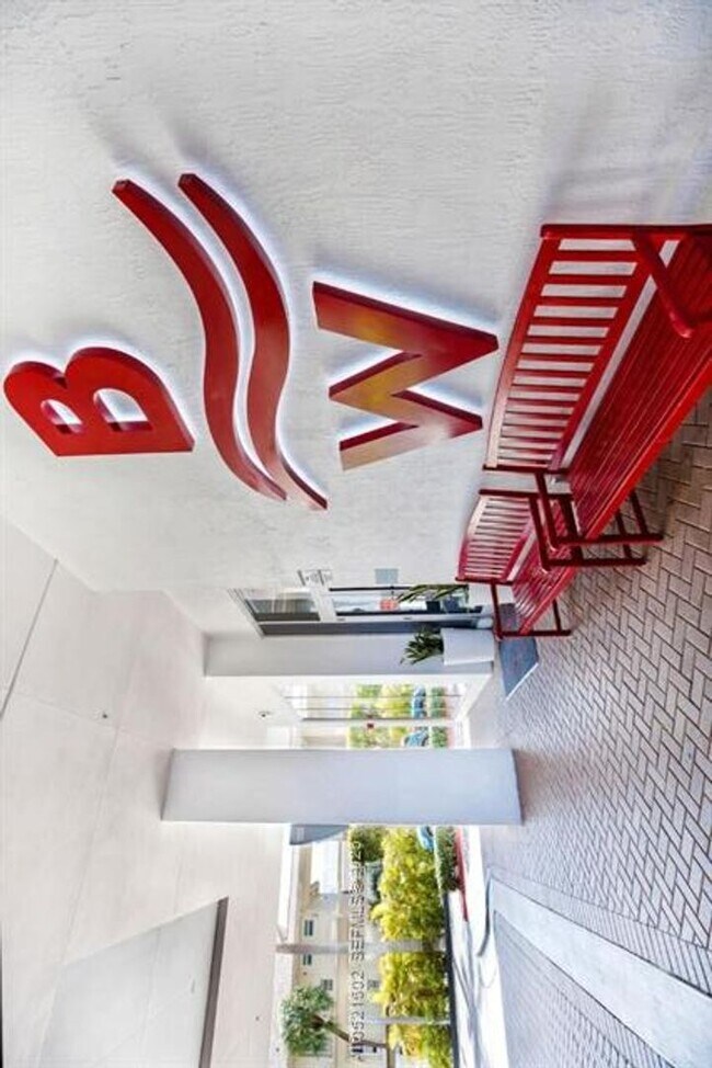 Building Photo - 2600 E Hallandale Beach Blvd