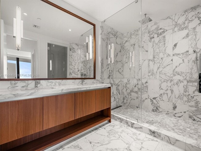 Building Photo - 175 25