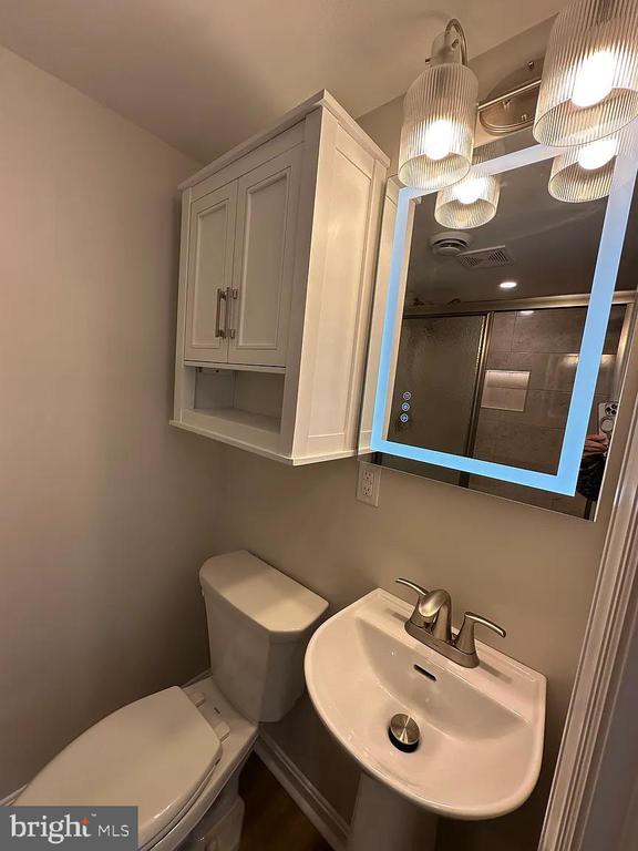 Building Photo - 102 Stuart Ave