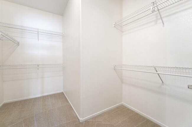 Building Photo - Remodeled 2-Bed, 2-Bath Second-Floor Unit ...