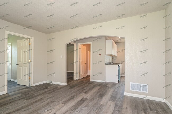 Building Photo - 3416 Westridge Ln