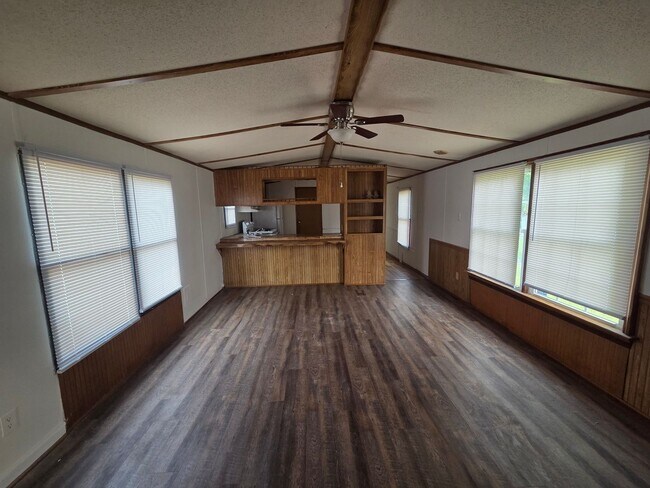 Building Photo - 101 Ann Dr