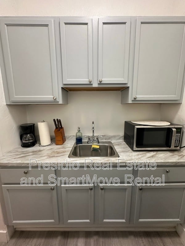 Building Photo - 1985 S 200 E