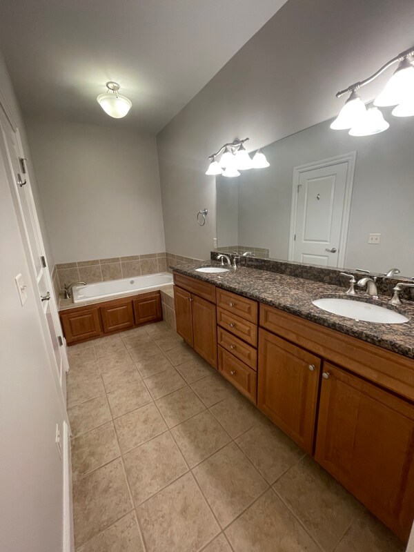 Building Photo - 1003 Cumberland Park Dr