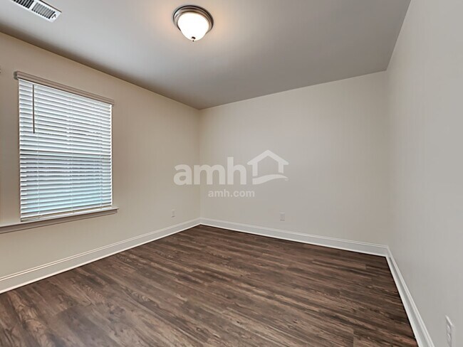 Building Photo - 334 Azore Way