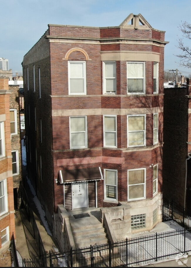 Building Photo - 3916 W Van Buren St