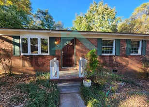 Building Photo - 149 Blaze St