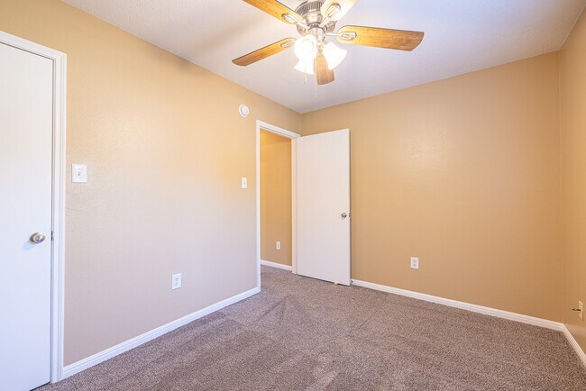 Building Photo - 16381 Many Trees Ln