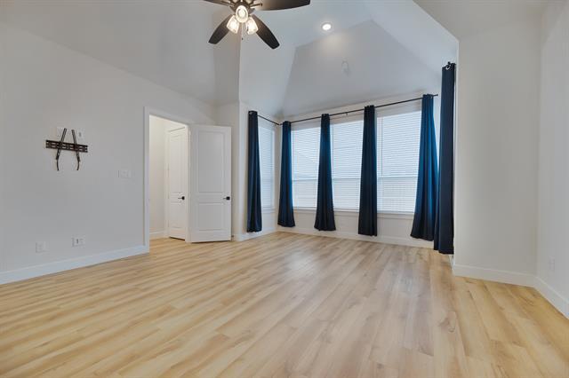 Building Photo - 545 Goose Lake Dr