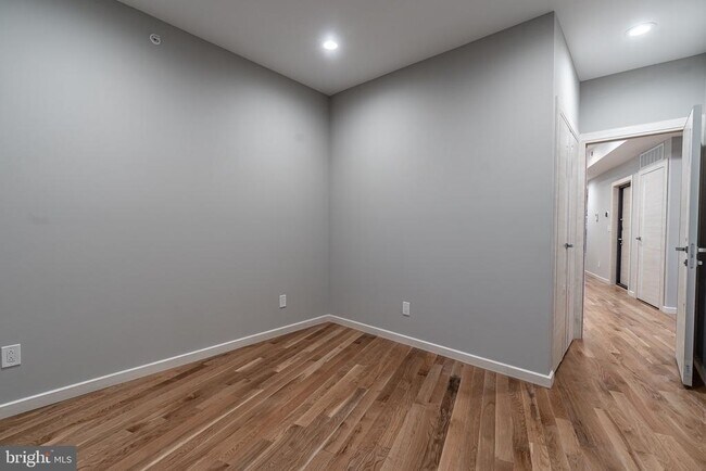 Building Photo - 2045 N College Ave