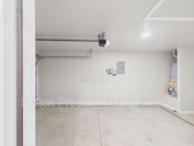 Building Photo - 4712 Hinson St
