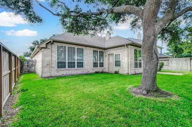 Building Photo - 7039 Clustering Oak Ct
