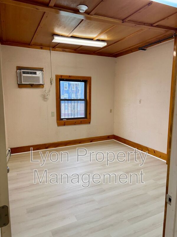 Building Photo - 262 Illinois St