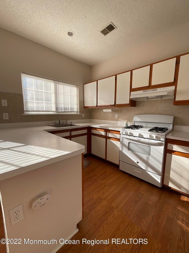 Building Photo - 907 Creamery Ct