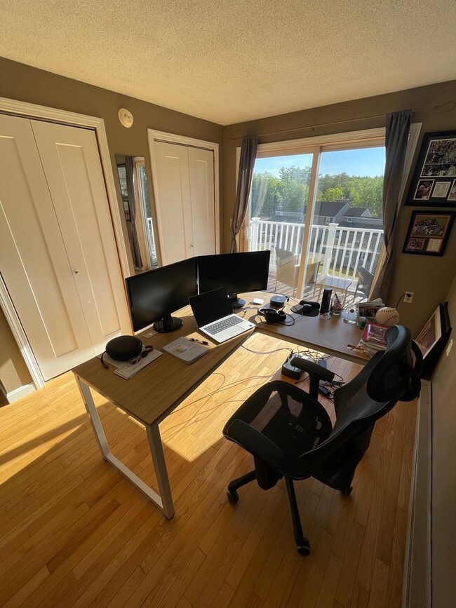 Building Photo - Townhouse located at Pheasant Hill, North Berwick Maine