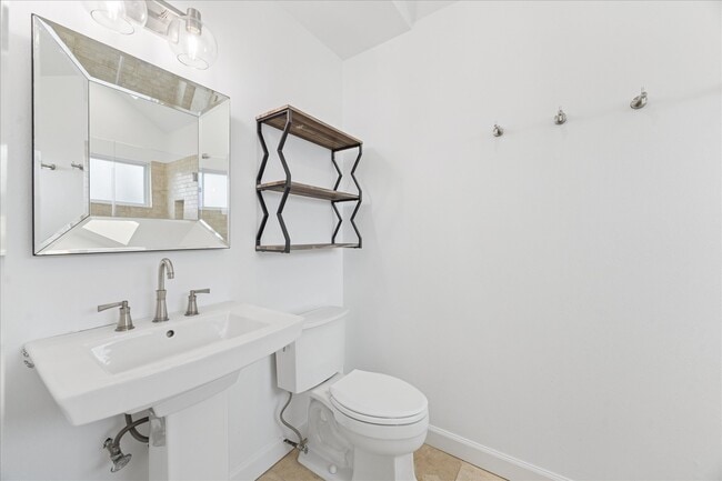 Building Photo - 731 Heights Blvd