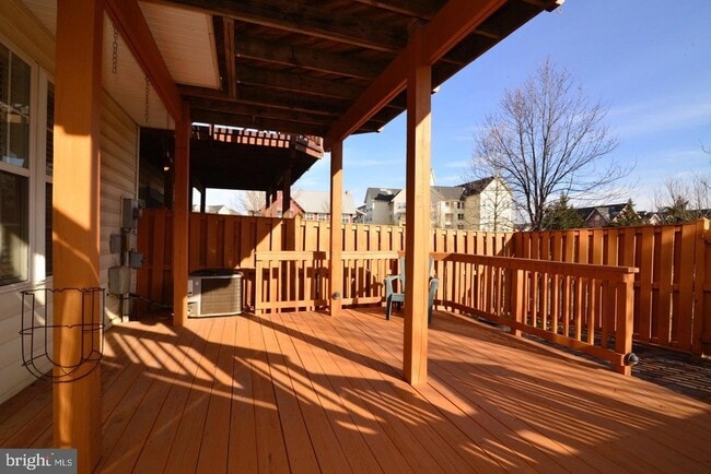 Building Photo - 43799 Maison Blanc Square