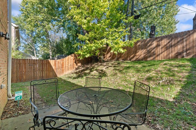 Building Photo - 747 Spring Meadows Dr