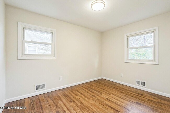 Building Photo - 1575 Deer Hollow Dr