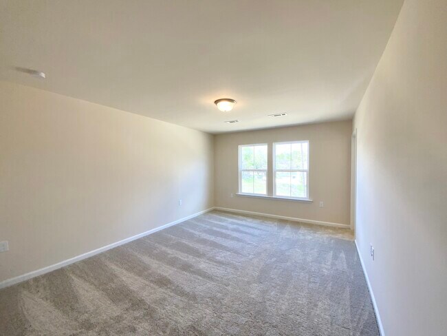 Building Photo - 836 Falls Grove Trl