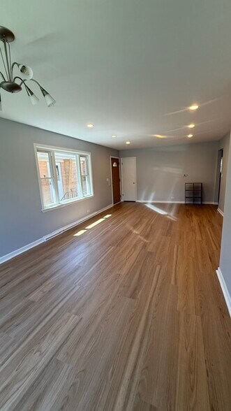 Building Photo - 5832 Reba St