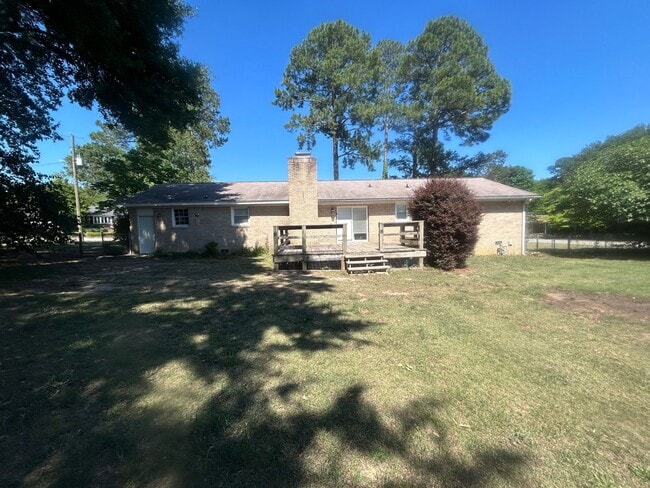 Building Photo - 1015 Walters Ln