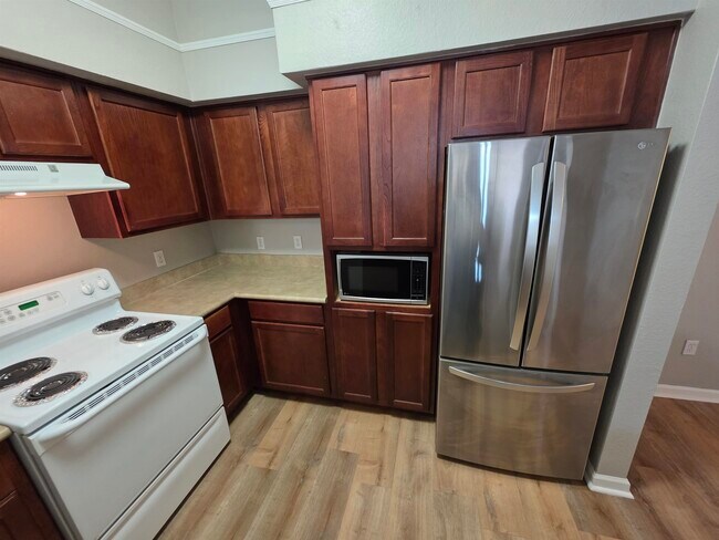 Building Photo - 2801 Chancellorsville Dr