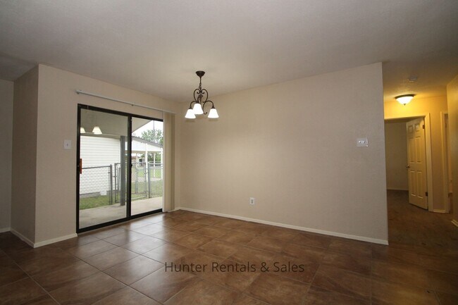 Building Photo - 2008 Continental Dr