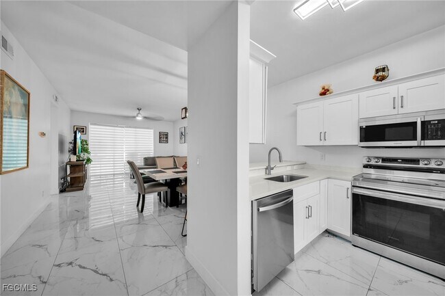 Building Photo - 1024 Mainsail Dr