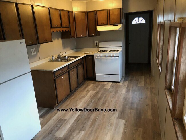 Building Photo - 410 E Houston St