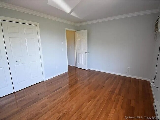 Building Photo - 581 Highland Ave