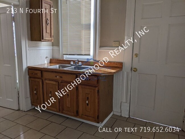 Building Photo - 213 N Fourth St-