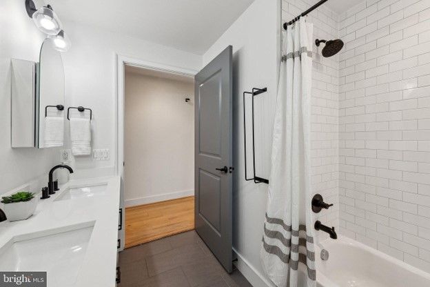 Building Photo - 811 Upshur St NW