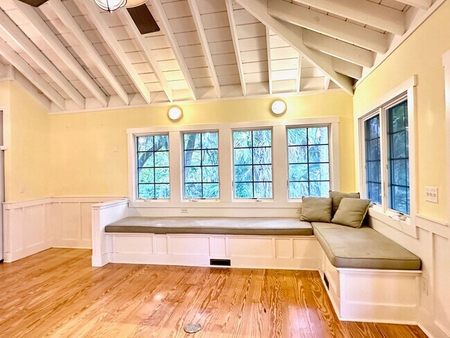 Building Photo - South End 3/2-Quiet, 2 bed/2 bath