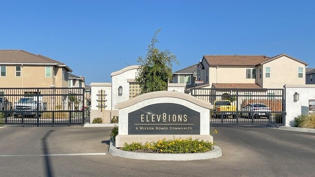 Building Photo - Stunning Clovis Home!