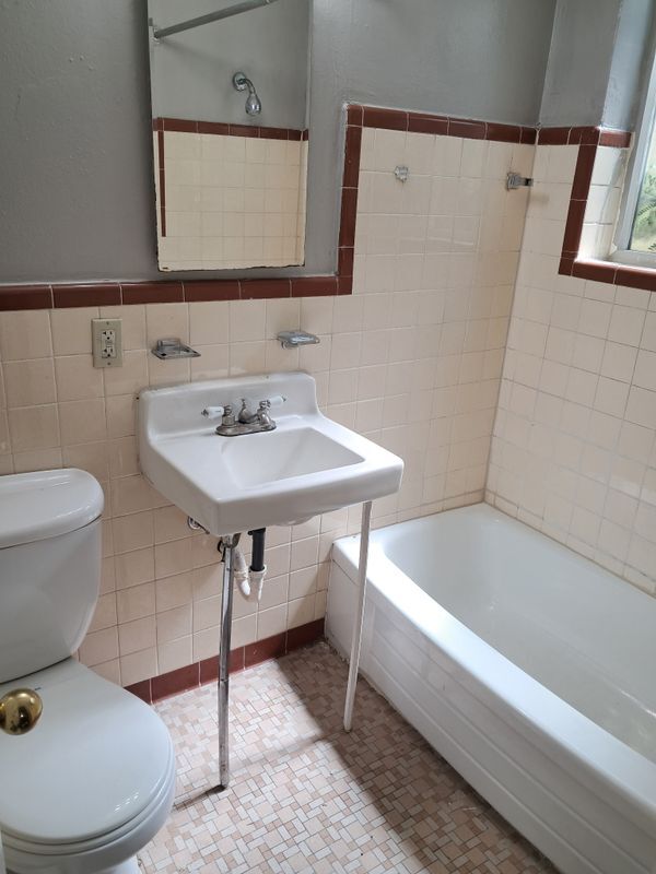 Building Photo - 1931 Clinton St