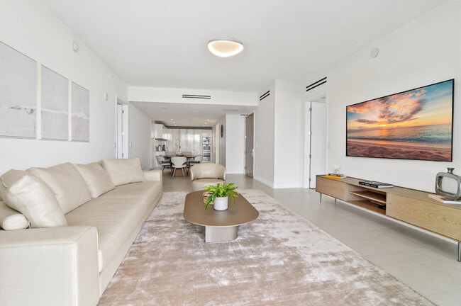 Building Photo - 10203 Collins Ave