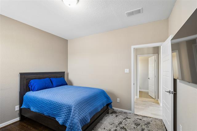 Building Photo - 628 Club Dr