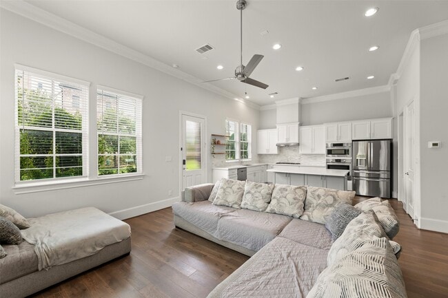 Building Photo - 9651 Kings Cross Station