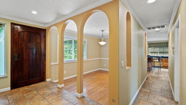 Building Photo - 22 Greengate Ct