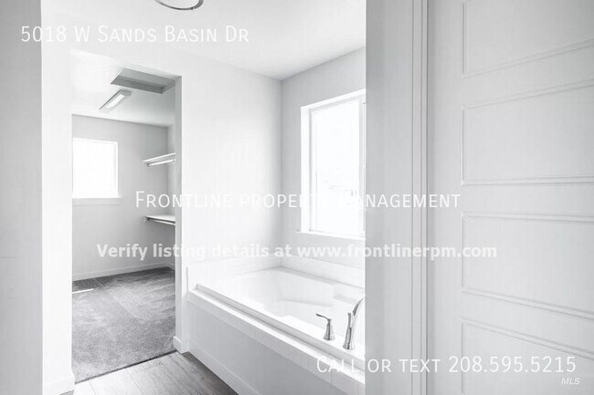 Building Photo - 5018 W Sands Basin Dr