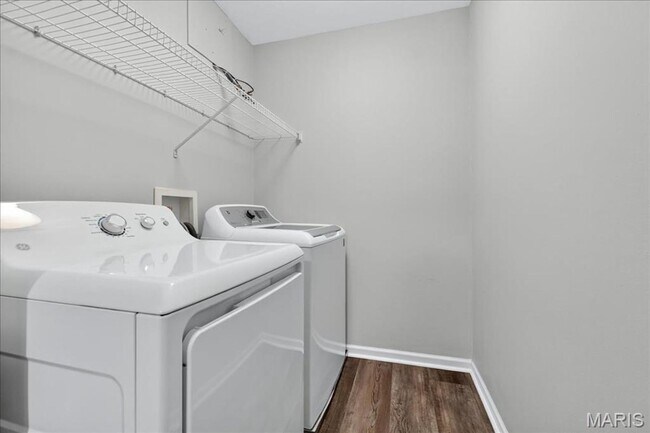 Building Photo - MOVE IN READY condo in Lake St. Louis