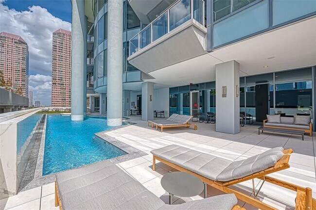 Building Photo - 1600 Post Oak Blvd