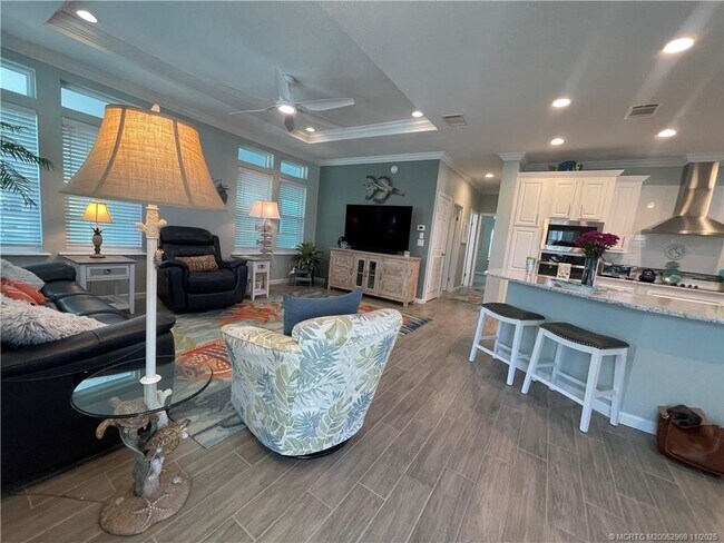 Building Photo - 118 NE Bay Dr