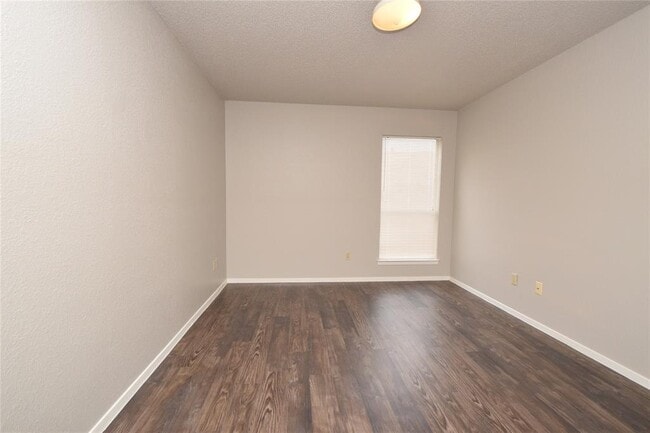 Building Photo - 12309 Dellrey Dr