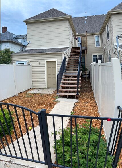 Building Photo - 2726 Colfax Ave S